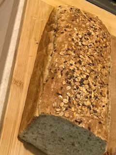Teljes kiőrlésű kenyér recept fotója