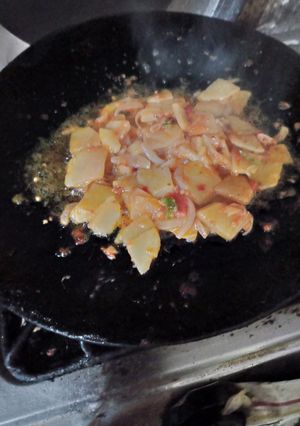 A picture of Tawa alu bhaji.