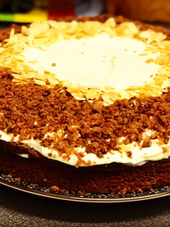 Una foto de Tarta brown velvet 🎂 sin lactosa
