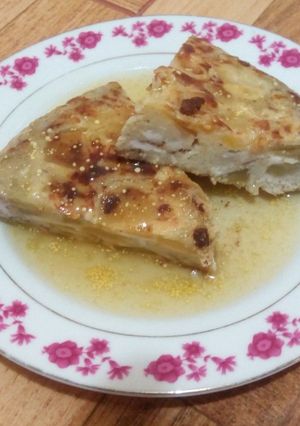 Una foto de Tortilla de manzana en salsa de miel