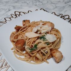 A picture of Garlic Scallop Pasta.