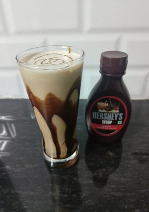 हर्षे (Hershey) चॉकलेट मिल्क शेक रेसिपी मुख्य फोटो