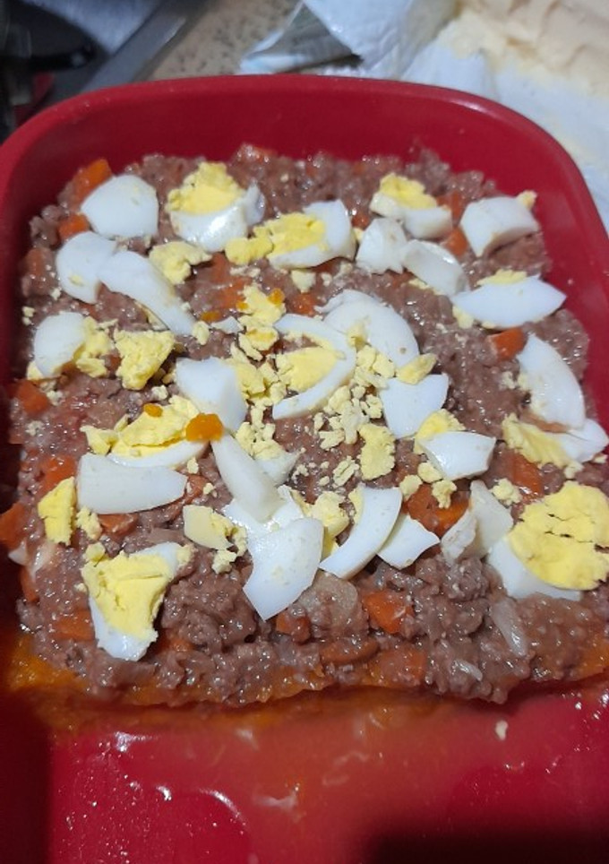 Una foto de Pastel de Calabaza relleno con Carne, Queso y Huevo Picado!