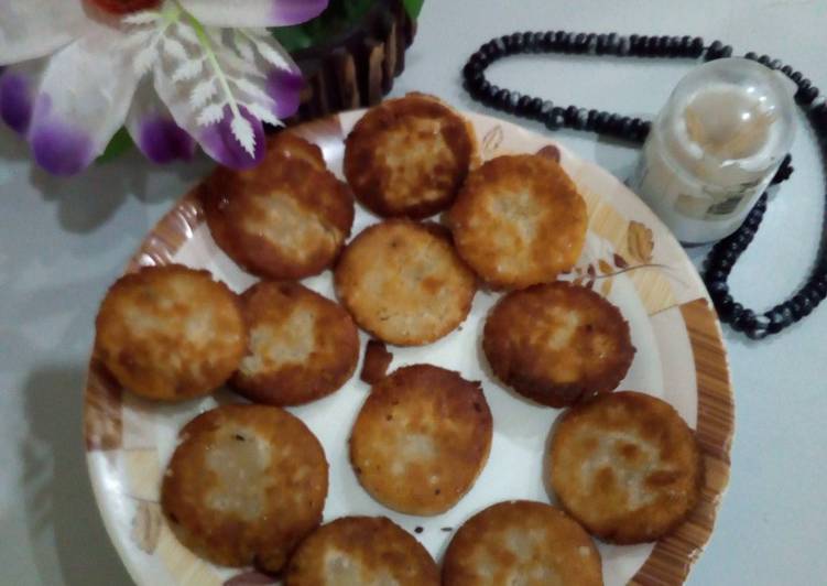 Recipe: Perfect Khasta meethi tikiya