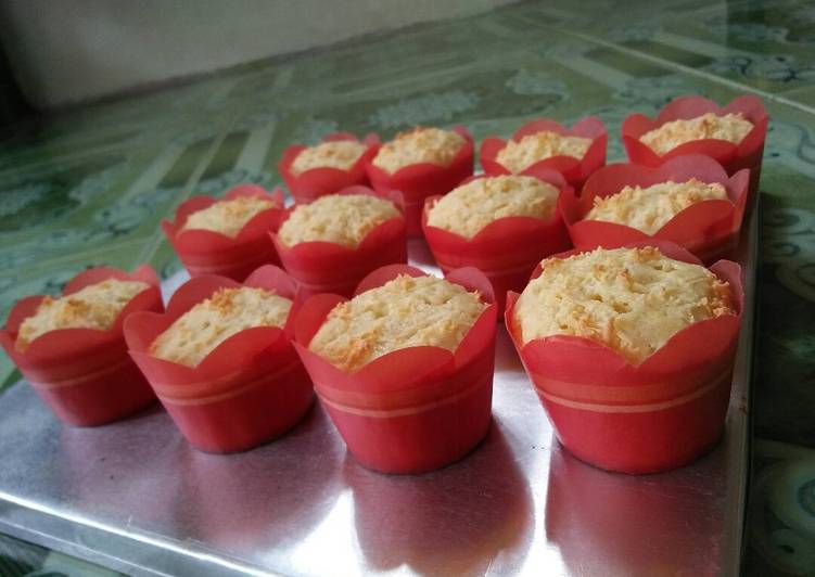 Cara Gampang Menyiapkan Vanilla muffin lembut no mixer Anti Gagal