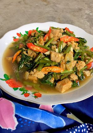 Foto resep Tumis Kangkung & Oncom 😋