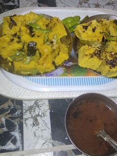गुजराती ढोकला (gujarati dhokla recipe in Hindi) रेसिपी मुख्य फोटो
