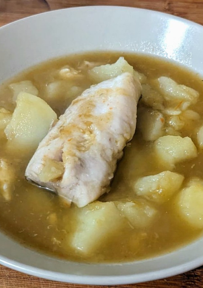 Una foto de Guiso de merluza