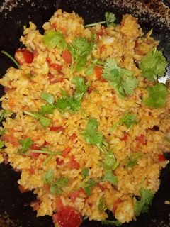 தக்காளி சாதம் (Thakkali saatham recipe in tamil) செய்முறை முக்கிய புகைப்படம்
