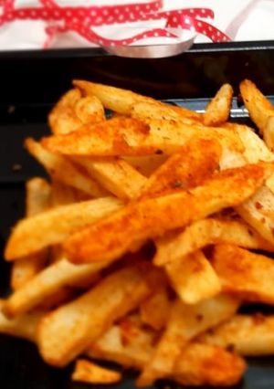 પેરીપેરી ફ્રેન્ચ ફ્રાઇસ(Periperi french fries recipe in Gujarati) રેસીપી મુખ્ય ફોટો