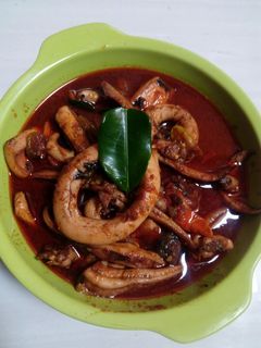 Foto resep Cumi bumbu kuah pedas