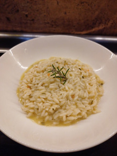 Foto di Risotto al rosmarino con miele allo zafferano