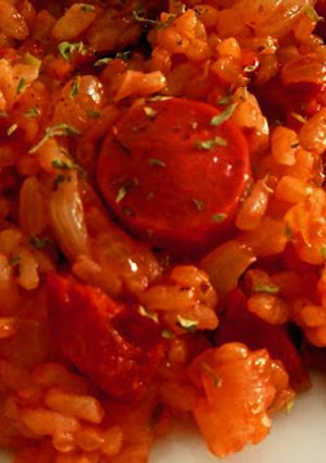 Una foto de Arroz con salchichas viena (fácil de preparar)