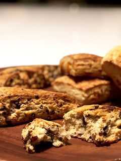 Foto resep Cranberry Chocolate & Cheese Scone