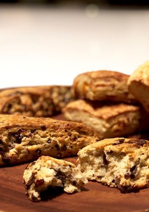 Foto resep Cranberry Chocolate & Cheese Scone