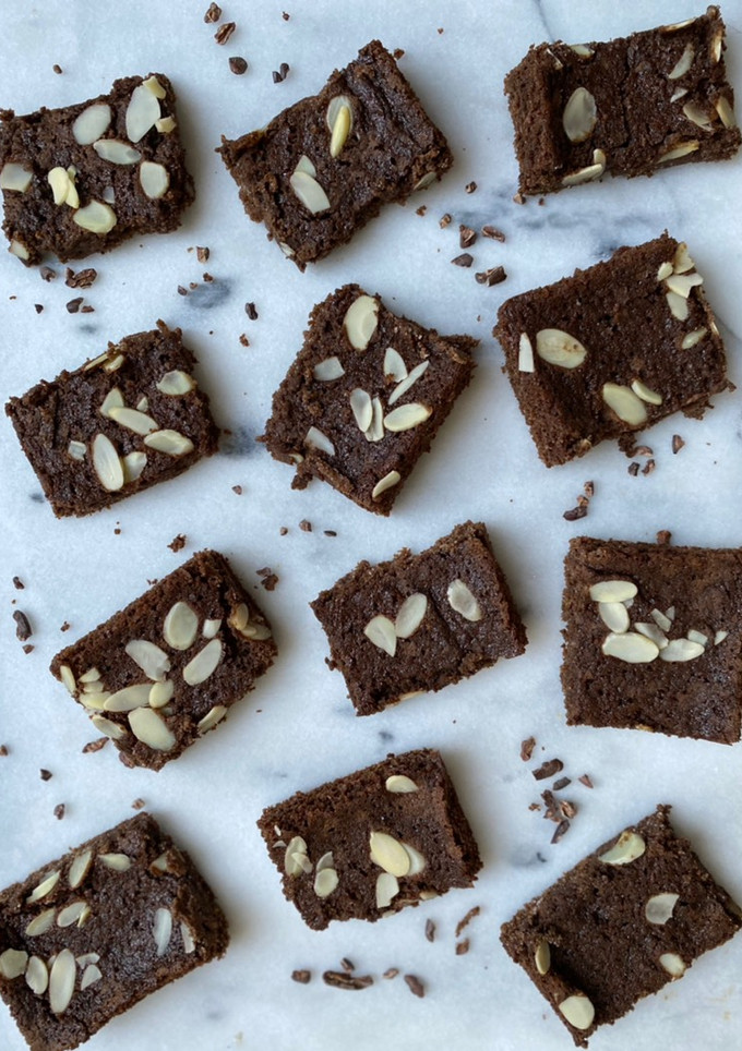 Una foto de Brownies keto saludables con harina de coco