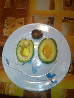 Una foto de Aguacate con miel y mermelada gintonic