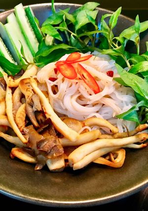 Hình của món Bún trộn chay.