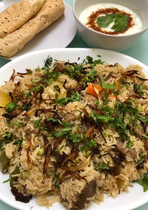 A picture of Mutton and veg yakhni pulav.