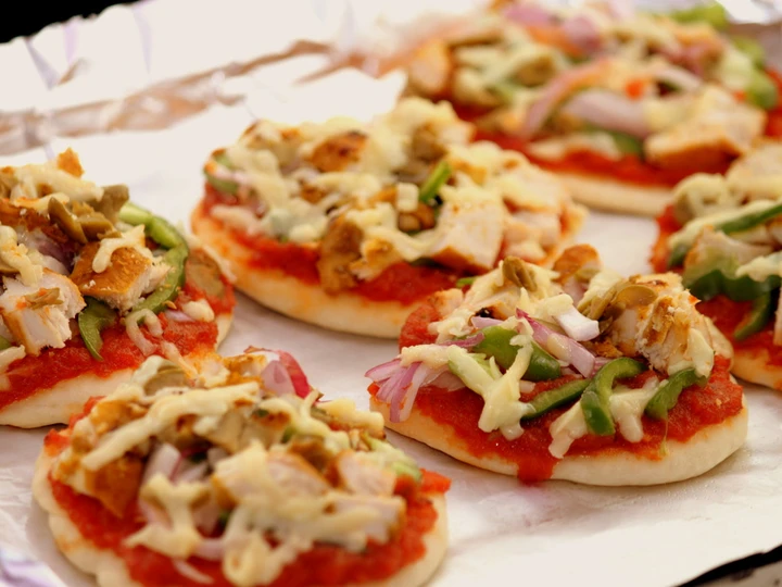Recipe Grilled Chicken Mini Pizza the Delicious Makes you drool