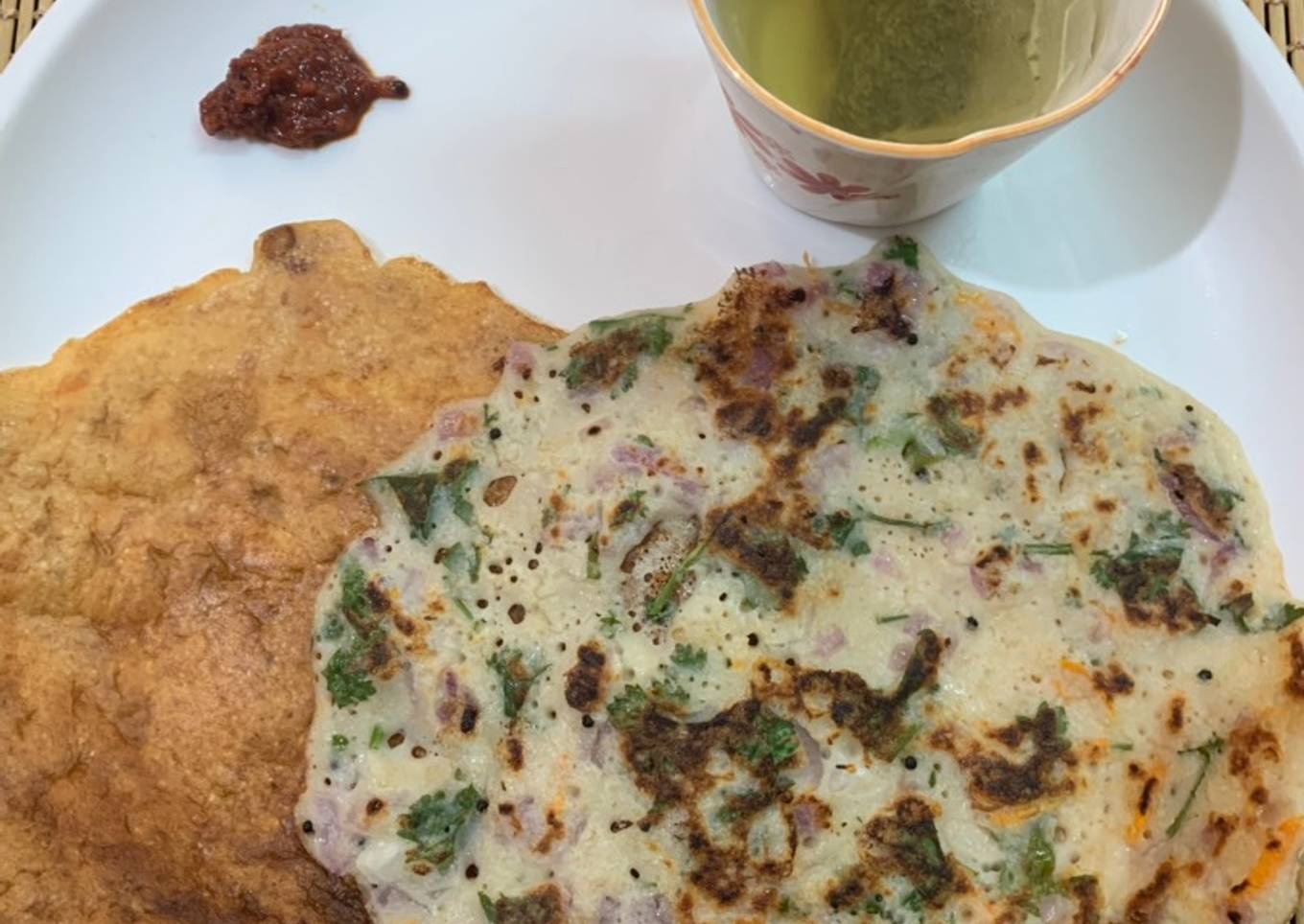 Oats onion dosa with green tea