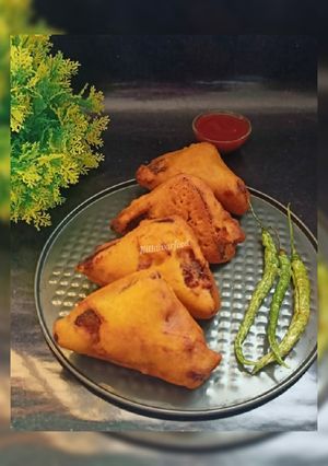 A picture of Bread pakoda.