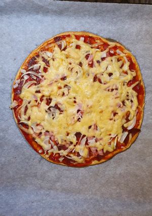 Túró alapú pizza recept fotója