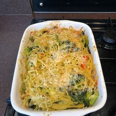 A picture of Baked pesto spaghetti.
