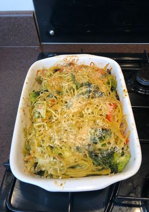 A picture of Baked pesto spaghetti.