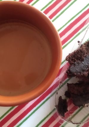 मसाला चहा (Masala Chai Recipe In Marathi) रेसिपी चे मुख्य फोटो 