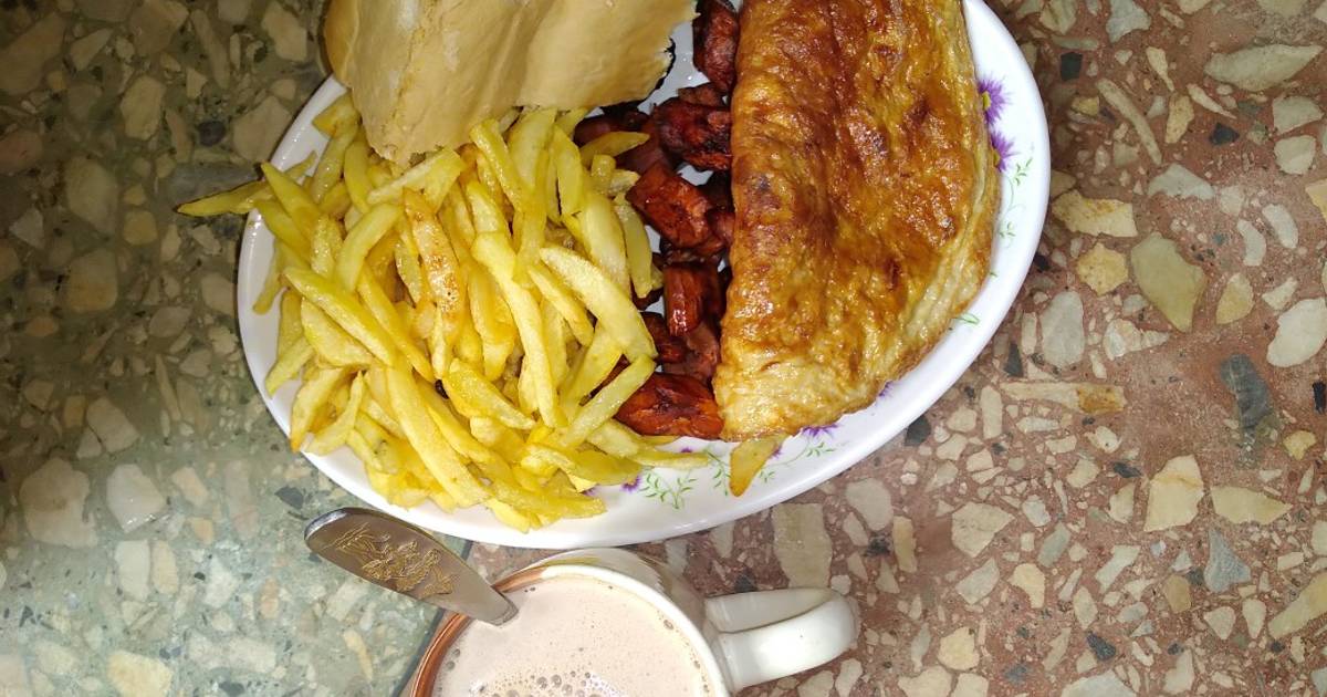 Fried Irish potato,fried plantain and egg Recipe by Ashmah's kitchen - Cookpad