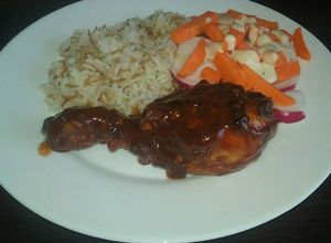 Una foto de Perniles de pollo con coca-cola