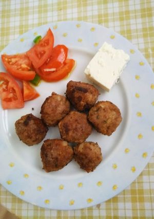 Φωτογραφία της συνταγής Κεφτεδάκια "εν τω τηγανίω"