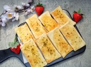 Gambar cocolan garlic bread