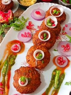 वेज कॉर्न कैबेज कटलेट(veg corn cabbage cutlets recipe in hindi) रेसिपी मुख्य फोटो