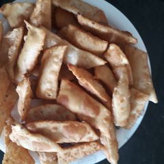 A picture of Namak para.