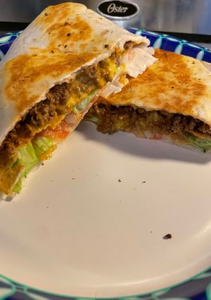 A picture of Homemade crunch wraps.