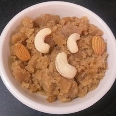 A picture of Suji ka Halwa.
