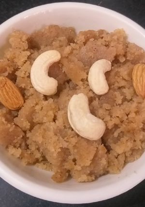 A picture of Suji ka Halwa.