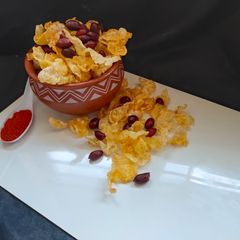 A picture of Cornflakes peanut chivda.