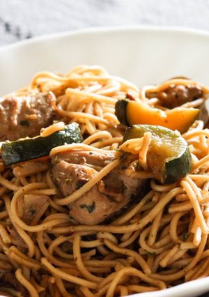 Une photo de Nouilles sautées au poulet