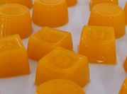 Una foto de naranja con agar agar