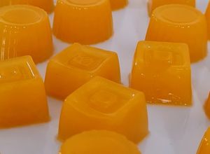 Una foto de Gomitas 🍊 Gominolas de mandarina y naranja 🍊 con agar-agar, saludables, vegetarianas y veganas