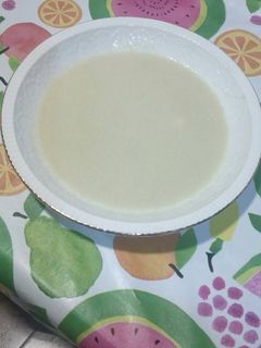 Una foto de Crema de col kale con patata y espárragos trigueros