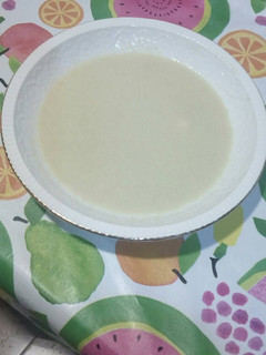 Una foto de Crema de col kale con patata y espárragos trigueros
