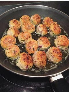 Una foto de Albóndigas de quinoa y queso de cabra