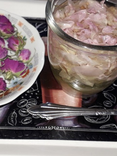 عکسی از دستور دمنوش گل محمدی