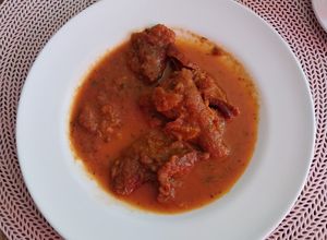 Una foto de Salsa de Chicharrón con Chile Ancho. Al estilo Mamá Lala. ¡Súper fácil!