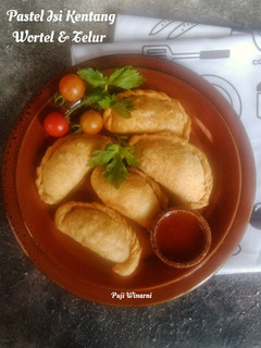 Foto resep PASTEL ISI KENTANG WORTEL & TELUR
