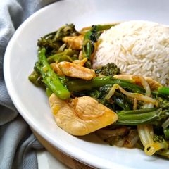 A picture of Chicken, broccoli & green beans in Oyster Sauce.
